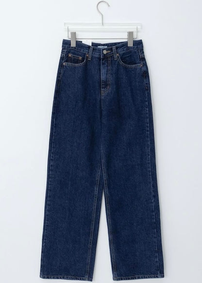 Indigo straight jeans