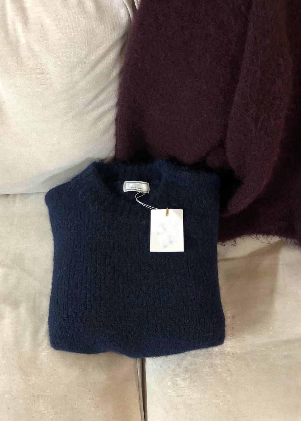 Mo-hair loosen jumpers