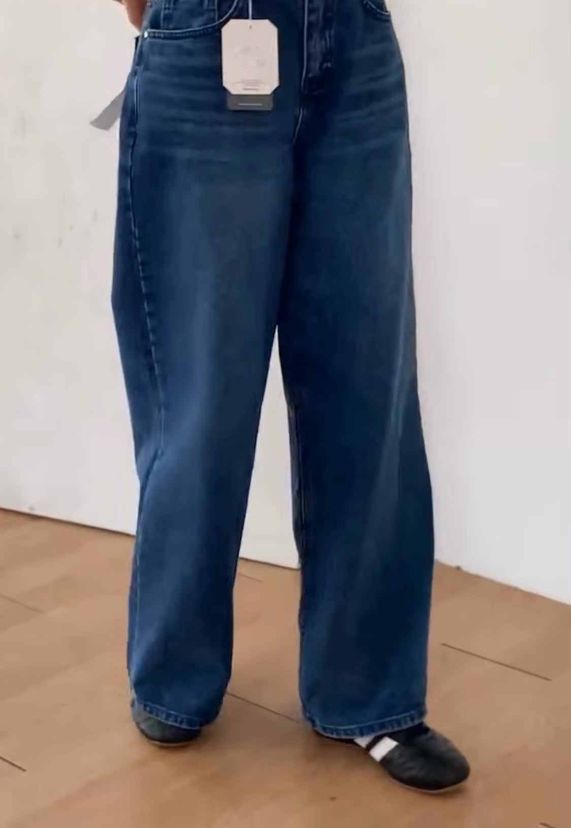 Indigo washed wide jeans