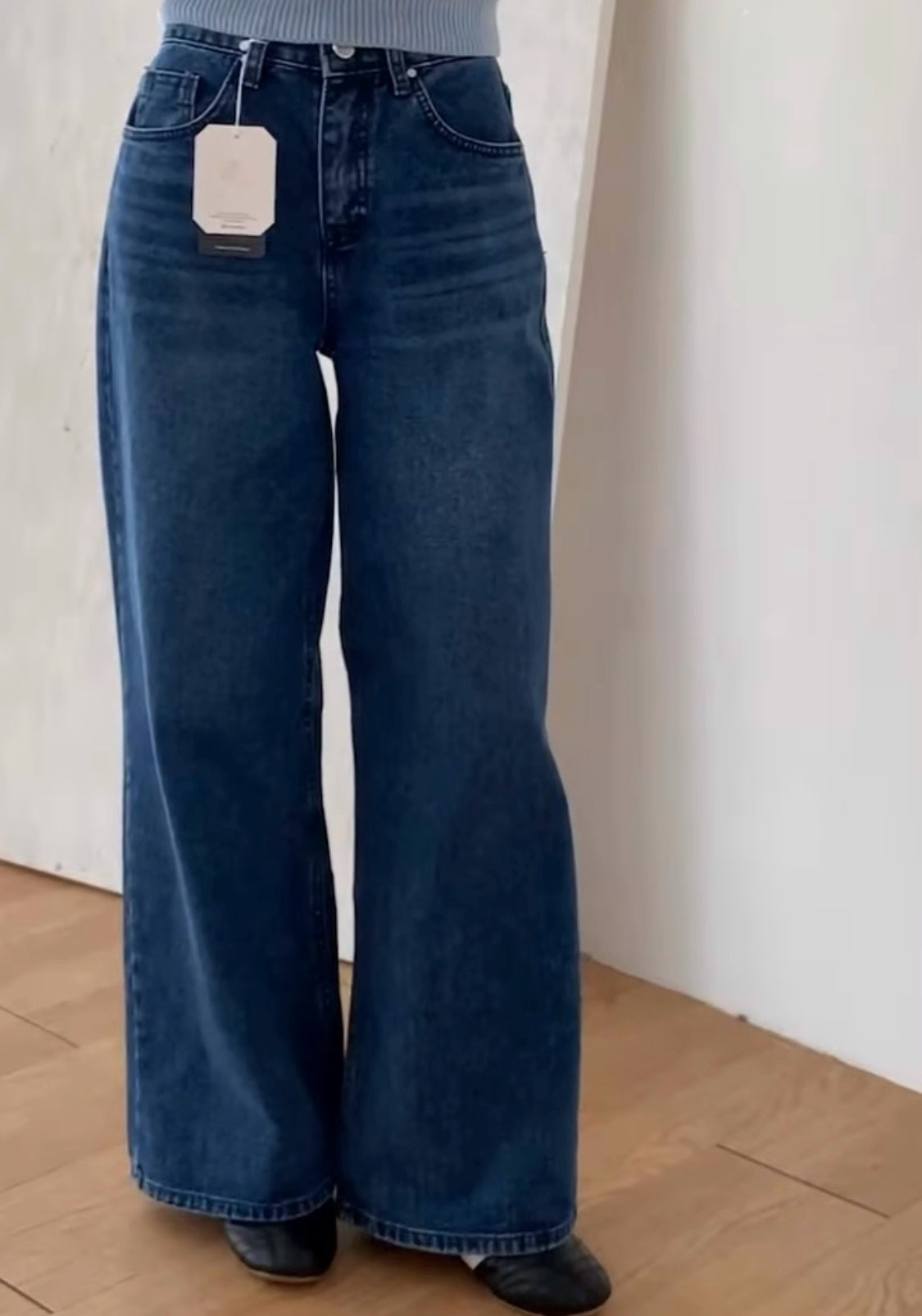 Indigo washed wide jeans