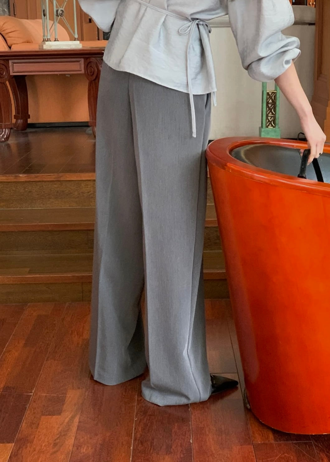 Single strap wide trousers