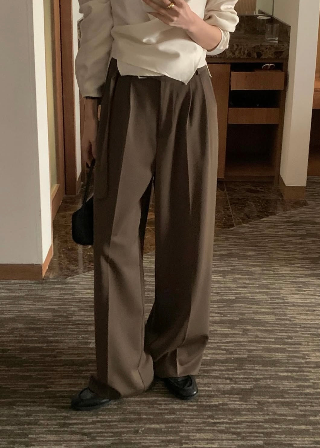 Single strap wide trousers