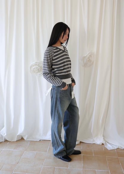 V-neck cropped borders knit