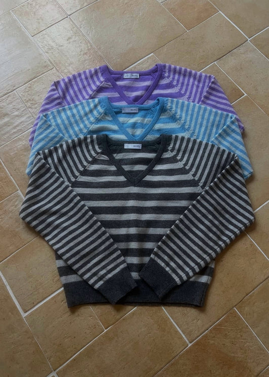 V-neck cropped borders knit