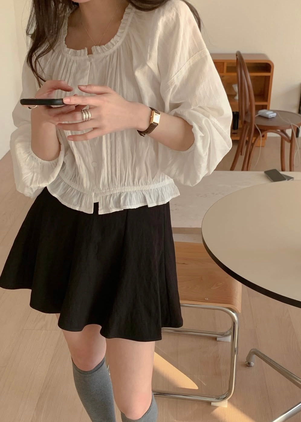 Mini round table skirt