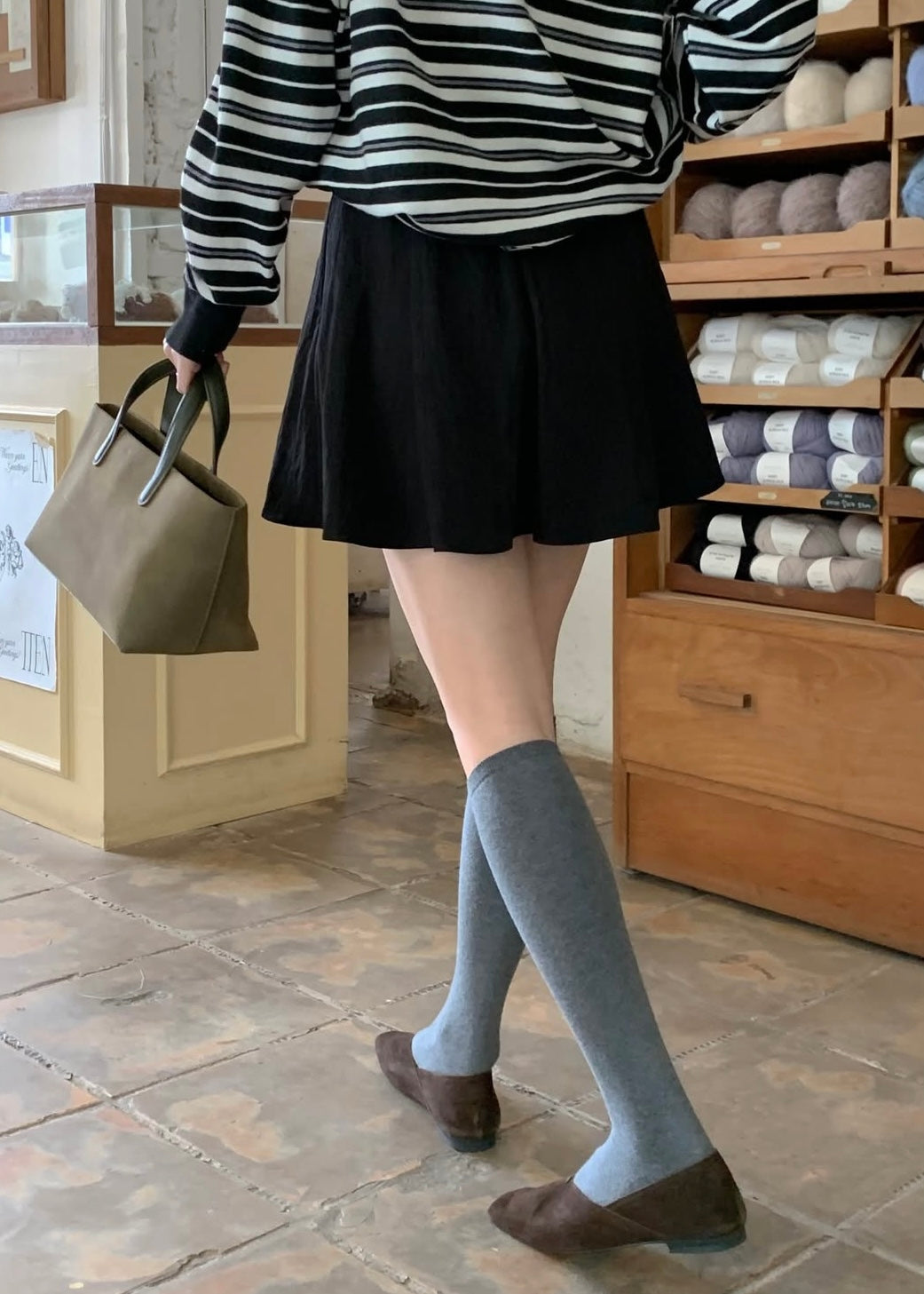 Mini round table skirt