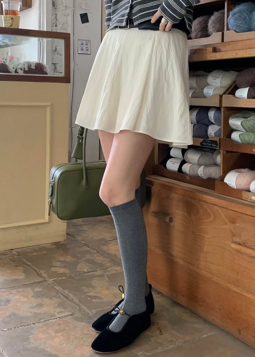 Mini round table skirt