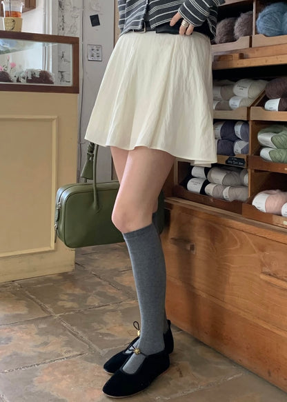 Mini round table skirt