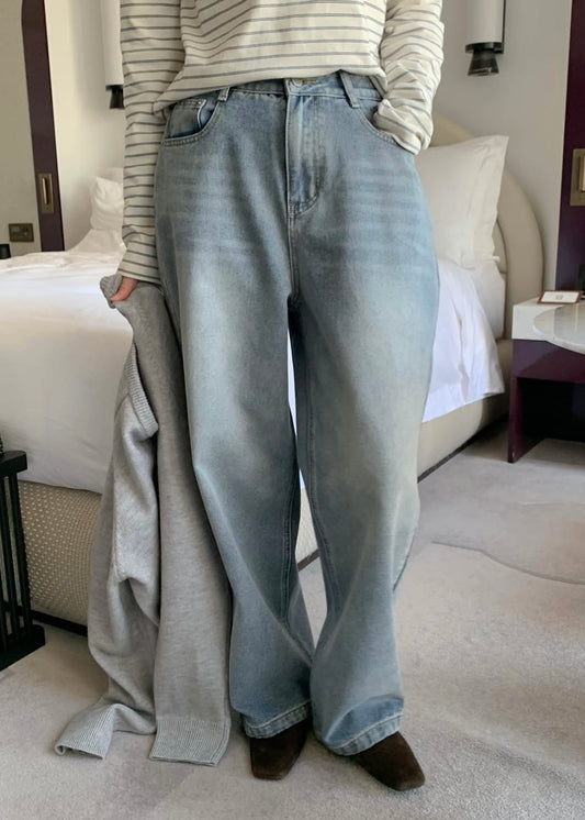 Stone washed whiskering jeans