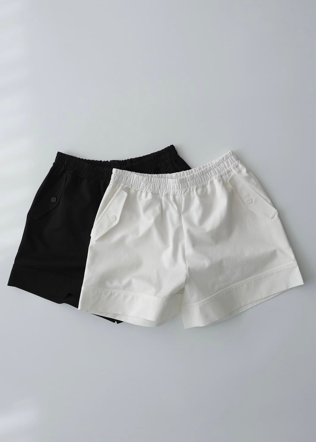 Boxy twill casual shorts
