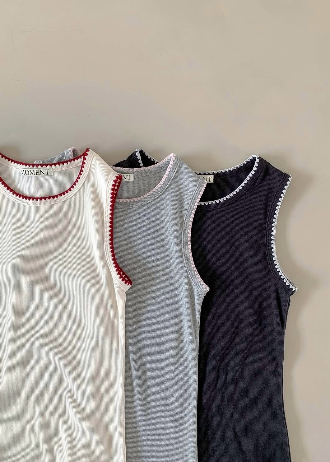 Contrast edge tank top