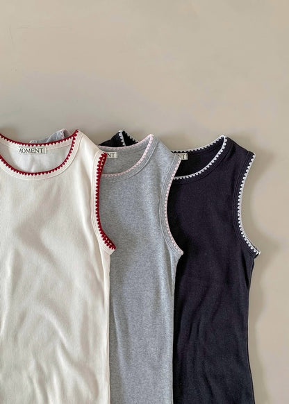 Contrast edge tank top