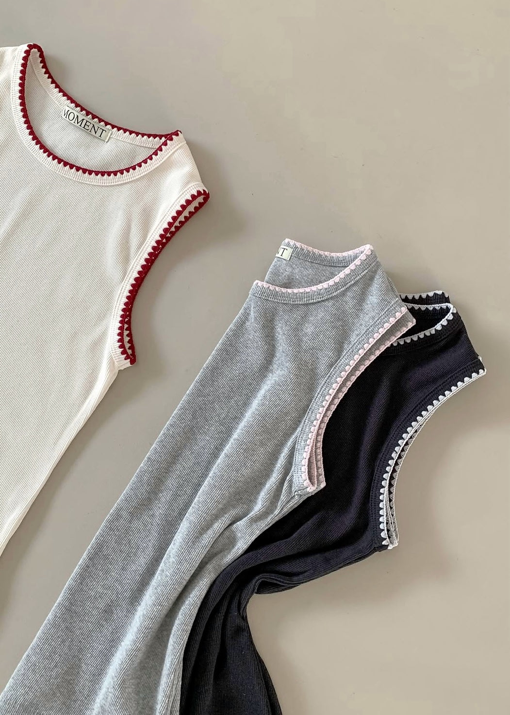 Contrast edge tank top
