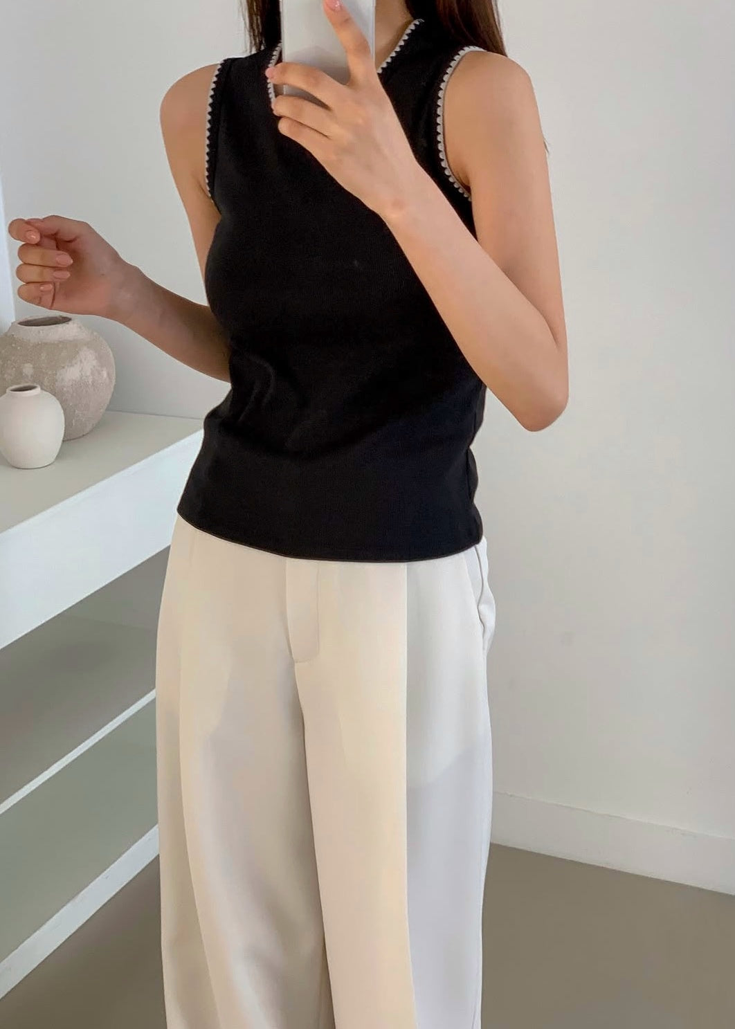 Contrast edge tank top