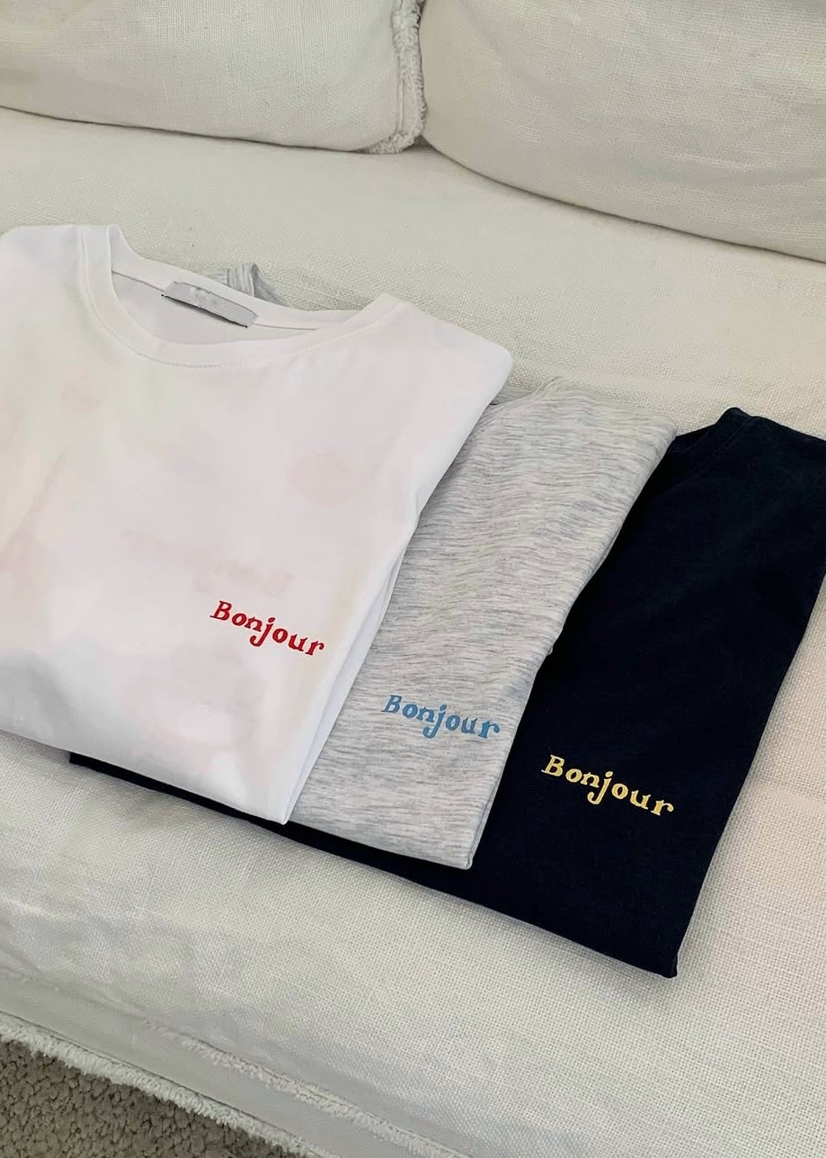 "Bonjour" tee