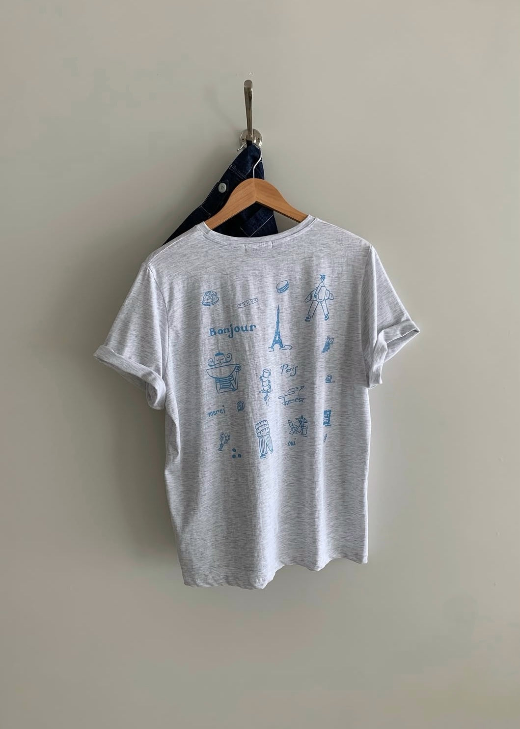 "Bonjour" tee